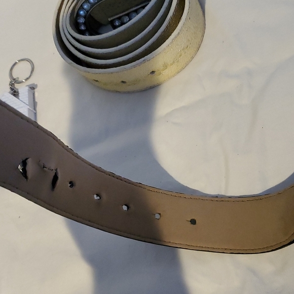 𝅺Two Guess cream and sparkle & black /silver  leather belts XL - Picture 11 of 11